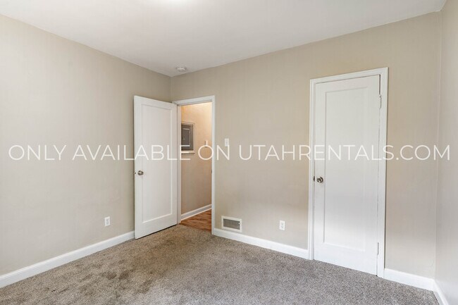 Building Photo - 611 E 350 N