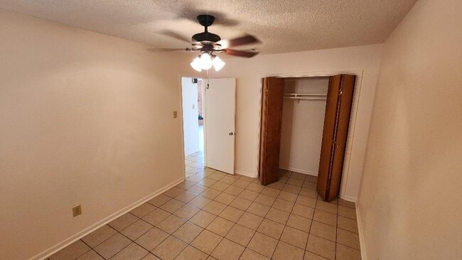 Building Photo - 8511 Woodstone Dr