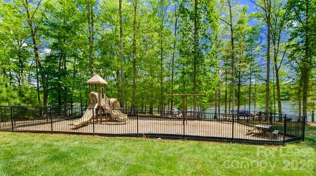 Building Photo - 6135 Snowy Egret Ave