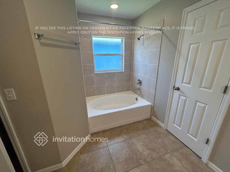 Building Photo - 1737 Hulett Dr