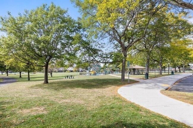 Building Photo - Boatsw