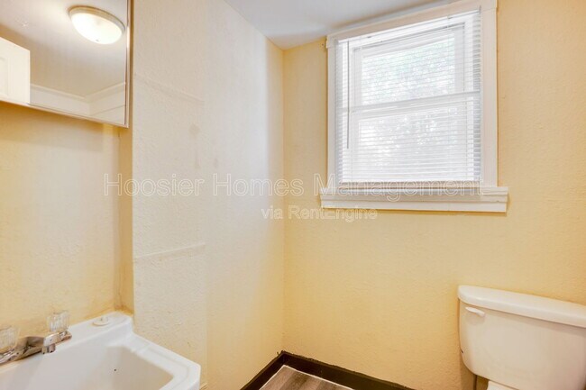 Building Photo - 2511 Turner Ave