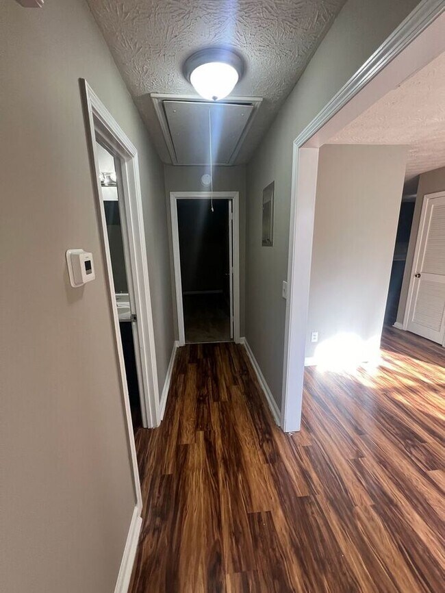 Building Photo - Now Ready! 2 bedroom 2 bath in Snellville