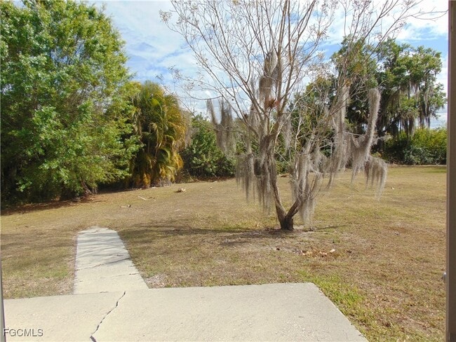 Building Photo - 713 Caloosa Estates Dr