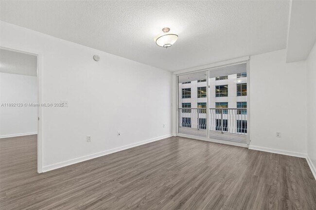 Building Photo - 1200 Brickell Bay Dr