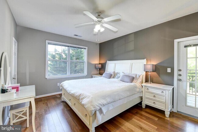 Building Photo - 12140 Garden Grove Cir