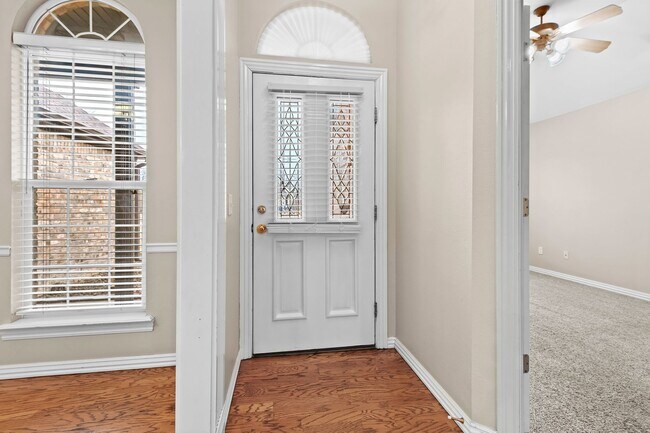 Building Photo - Beautiful and Spacious Home!