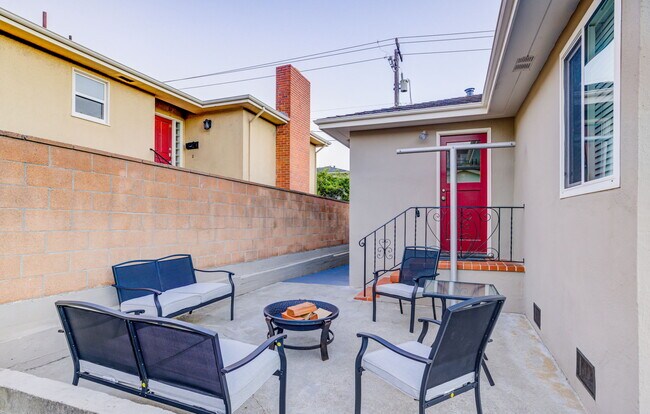 Building Photo - 672 Baden Ave