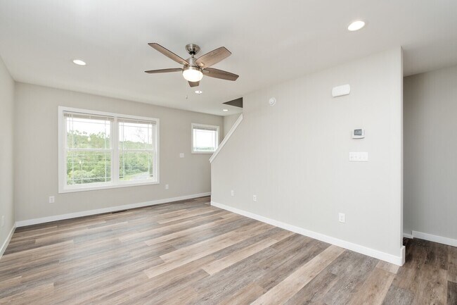 Building Photo - Staunton Apartments 201-214