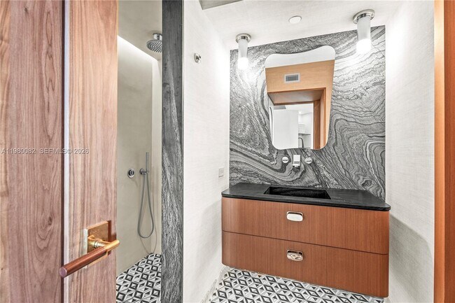 Building Photo - 1330 West Ave