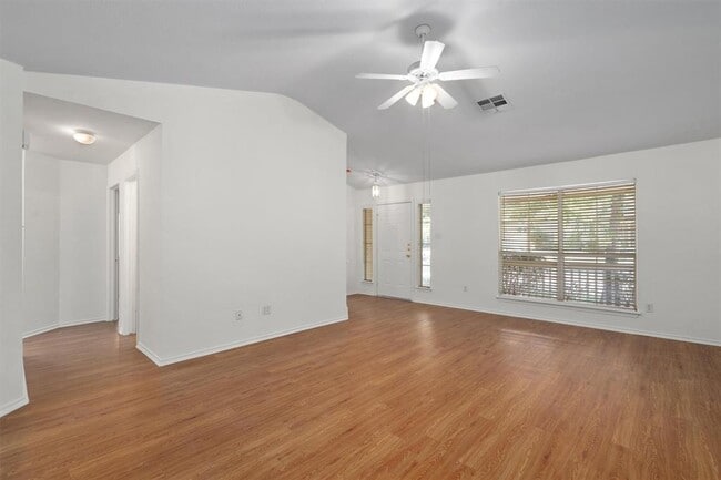 Building Photo - 140 Steele