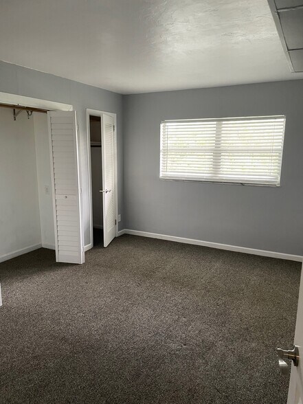 Building Photo - 677 Royal Palm Blvd