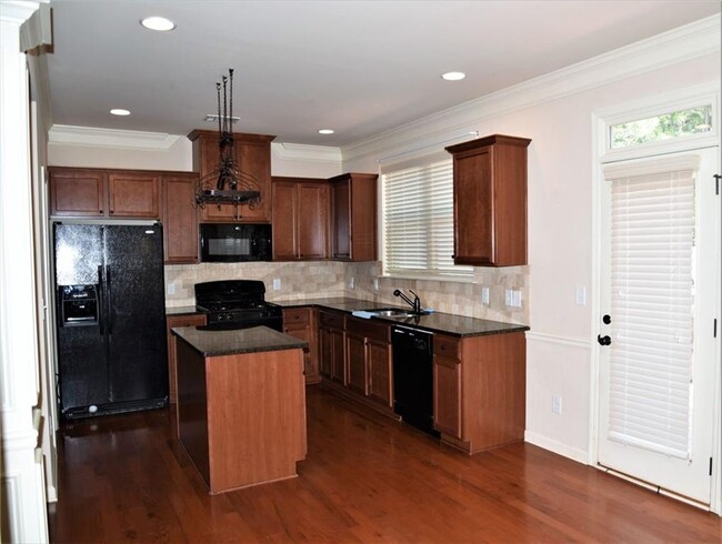 Building Photo - 3356 Sardis Bend Dr