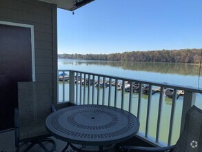 Building Photo - 2BR/2BA WATERFRONT Condo for Rent in Charl...