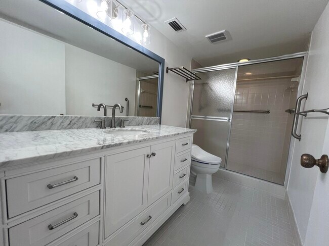 Building Photo - 7320 Amberly Ln