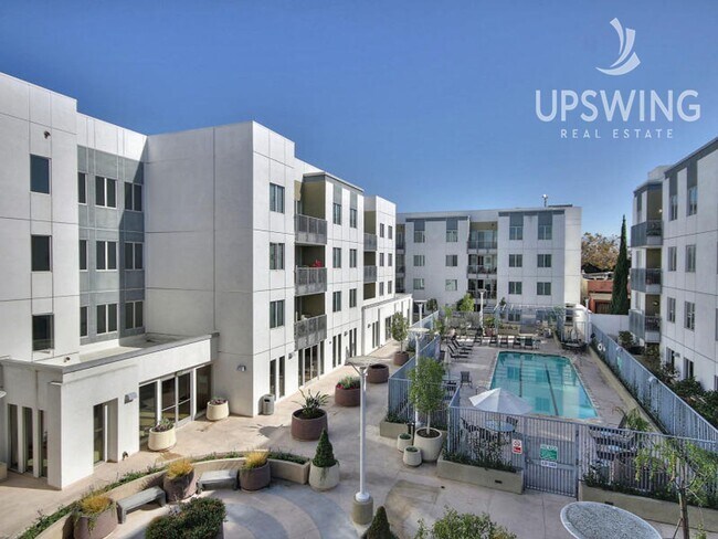 Building Photo - Incredibly Spacious Furnished 2 Bedroom/2 Bath Condo at Park Townsend