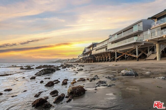 Building Photo - 27002 Malibu Cove Colony Dr