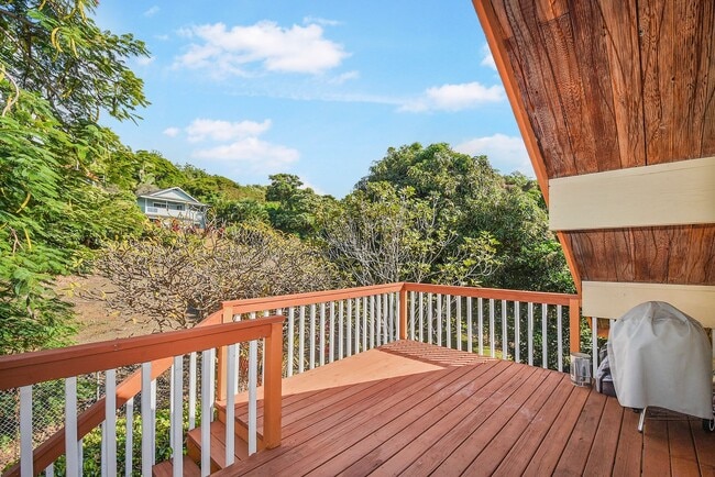 Building Photo - Kona Oasis with Stunning Ocean Views