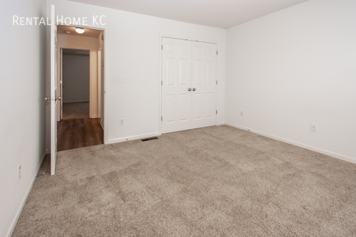 Building Photo - 10205 W 59th Terrace