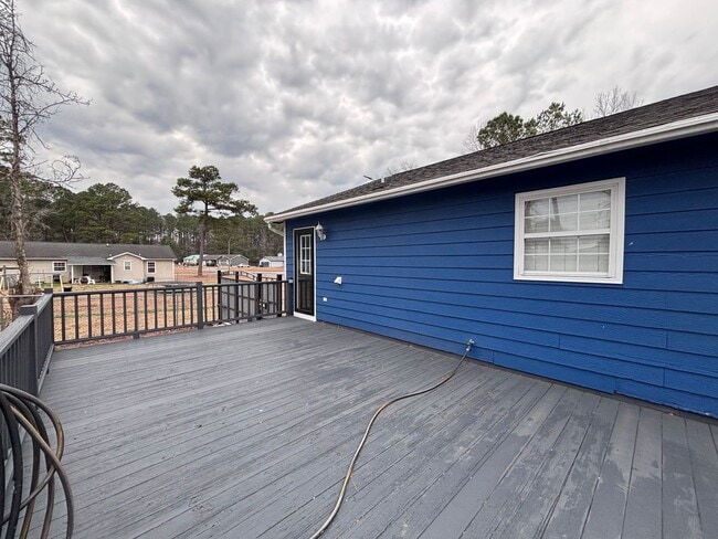 Building Photo - This is a must see!