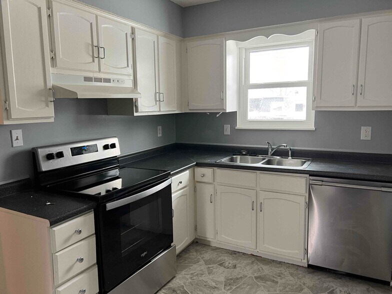 Primary Photo - 8001 E 130th Ct