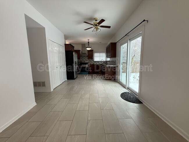 Building Photo - 885 Chelsea Ct