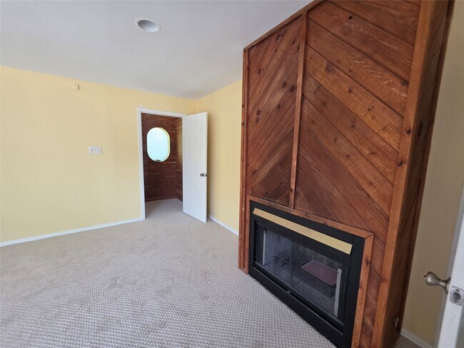 Building Photo - 7334 Darnell St