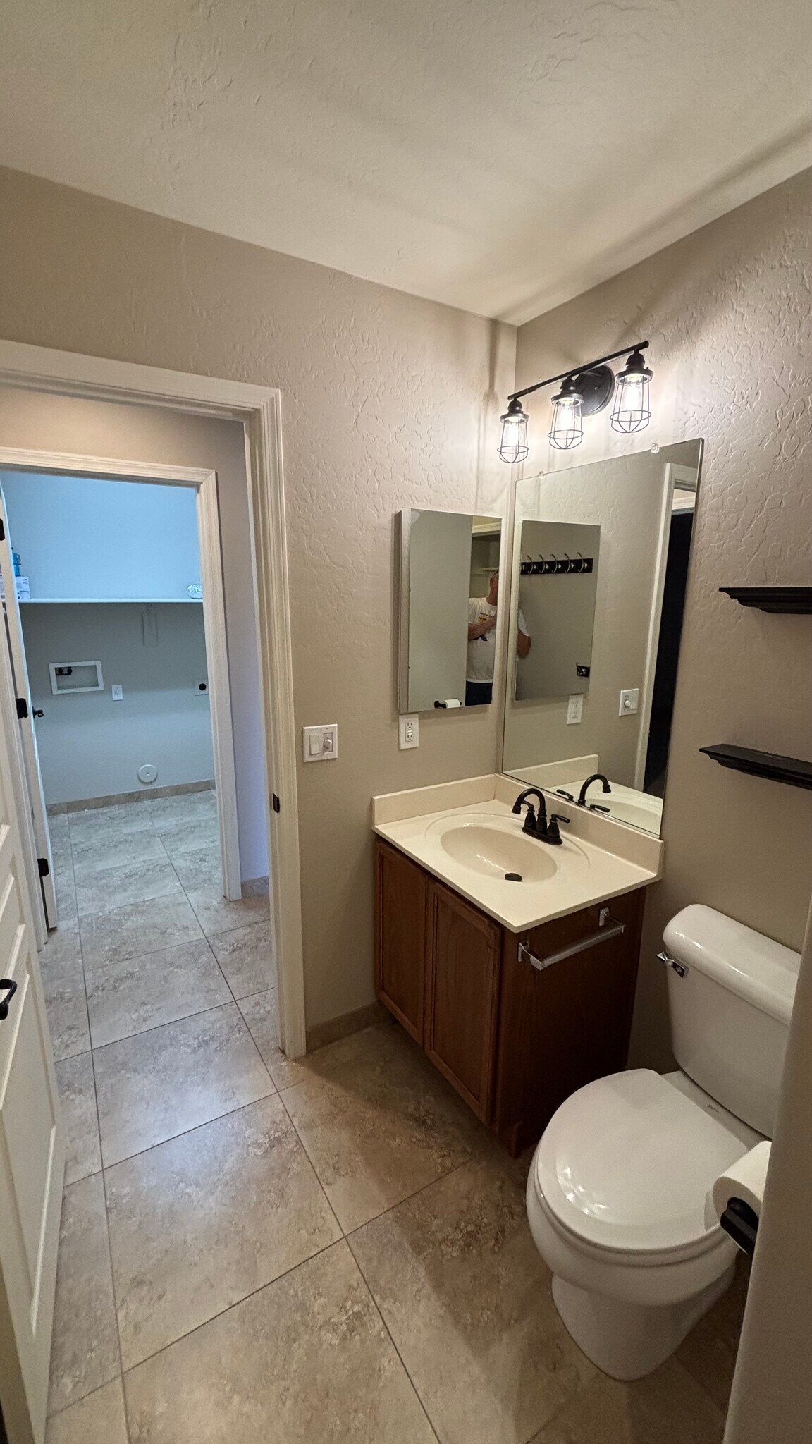 Building Photo - 21047 N Alma Dr