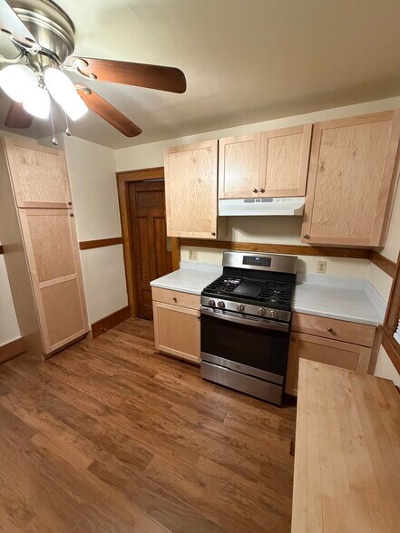 Building Photo - 141 Congress Ave