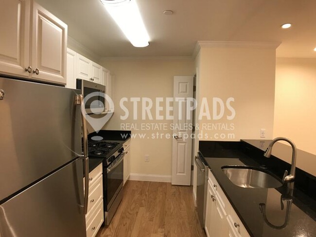 Building Photo - 1 bedroom in Cambridge MA 02138