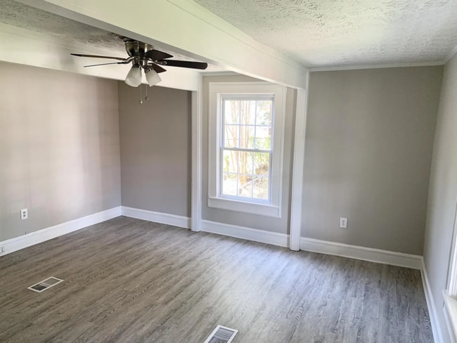 Building Photo - Stylish Downtown Retreat in the Heart of G...