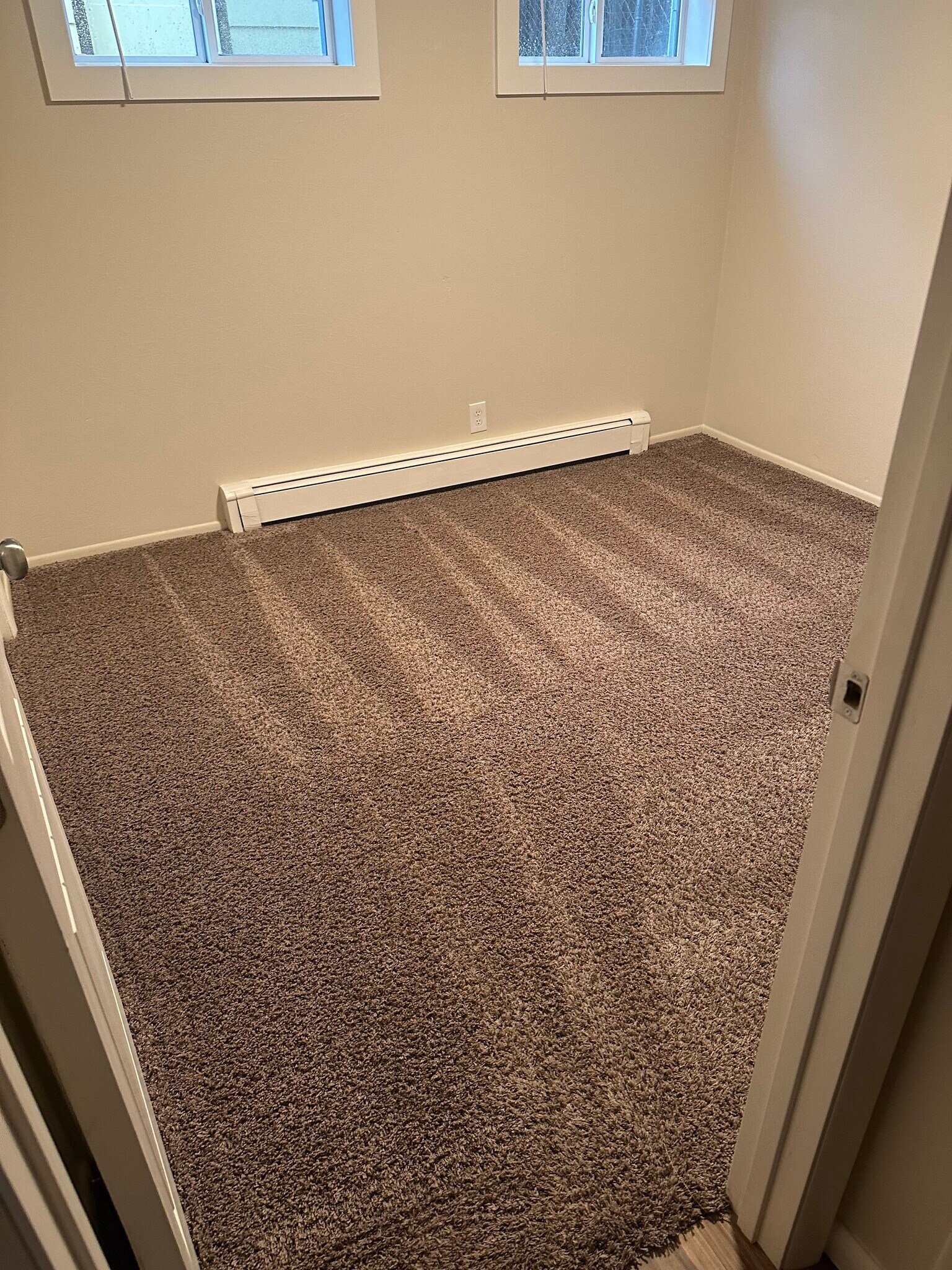 Building Photo - 705 Custer Ave