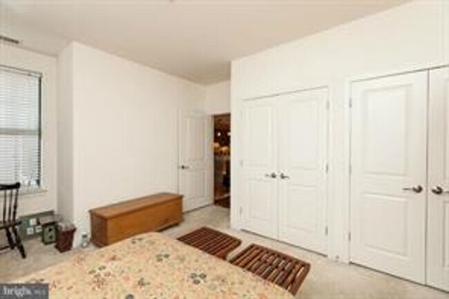Building Photo - 2026/2027 Gorgeous Village Lofts 2bd plus ...