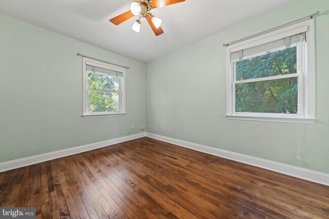 Building Photo - 2406 Huntington Ave