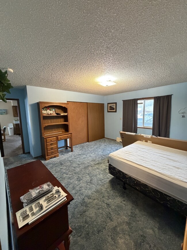 Building Photo - 120 Carlanna Lake Rd