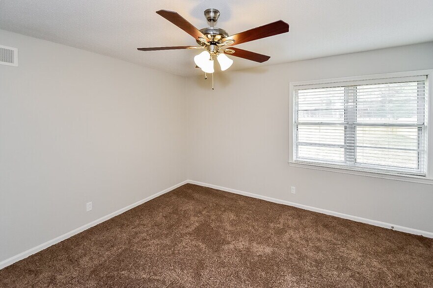 Building Photo - 9077 Neil Ave