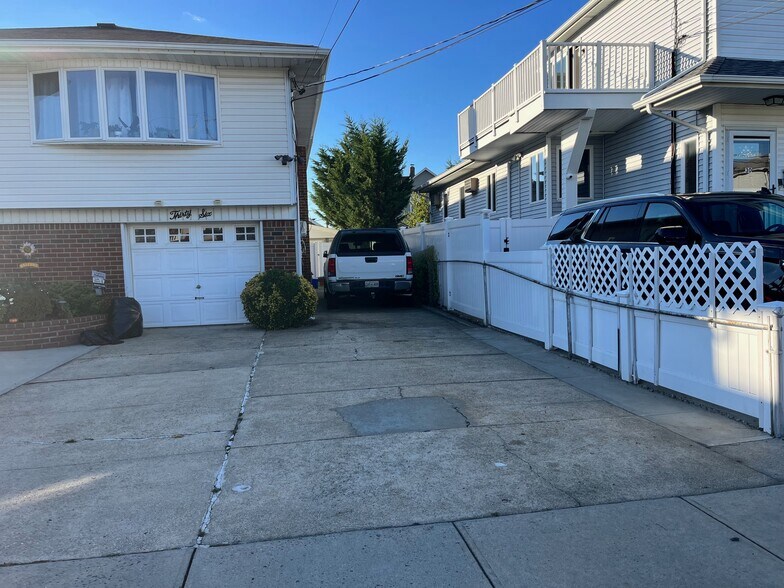 Building Photo - 36 2nd Ave