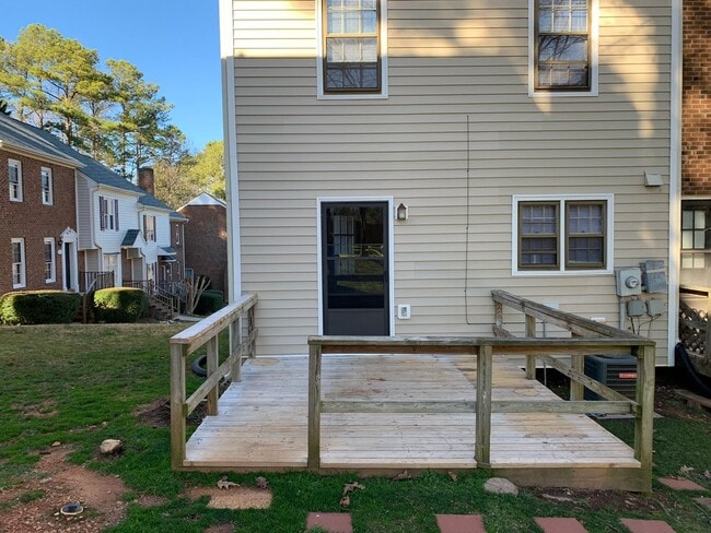 Building Photo - NORTHWEST RALEIGH TOWNHOME, AFFORDABLY PRICED FOR IMMEDIATE MOVE IN