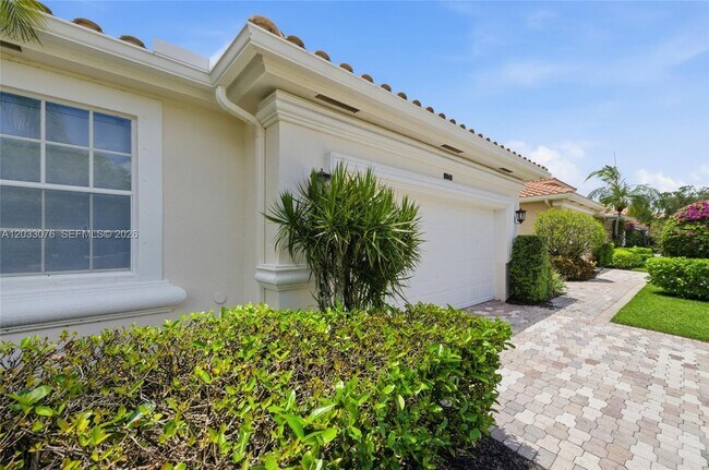 Building Photo - 8141 Sandpiper Way