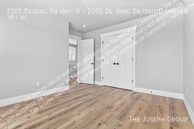 Building Photo - 2205 DeJong Dr