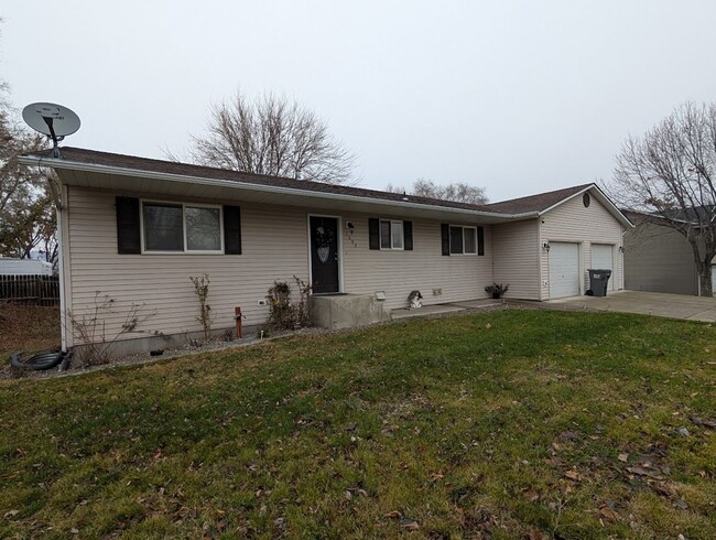Building Photo - Gorgeous large Clarkston Heights duplex