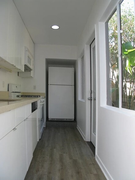 Building Photo - 1646 Preuss Rd