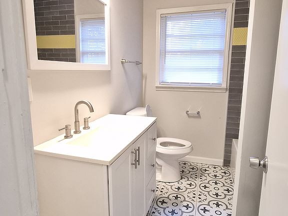 Building Photo - 126 Woodward Ct