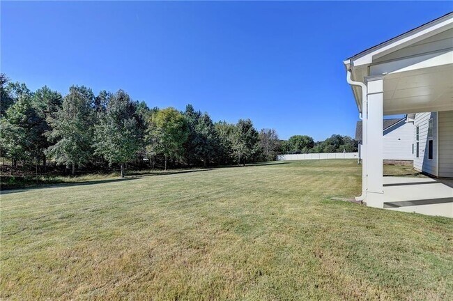 Building Photo - 840 Champagne Ln