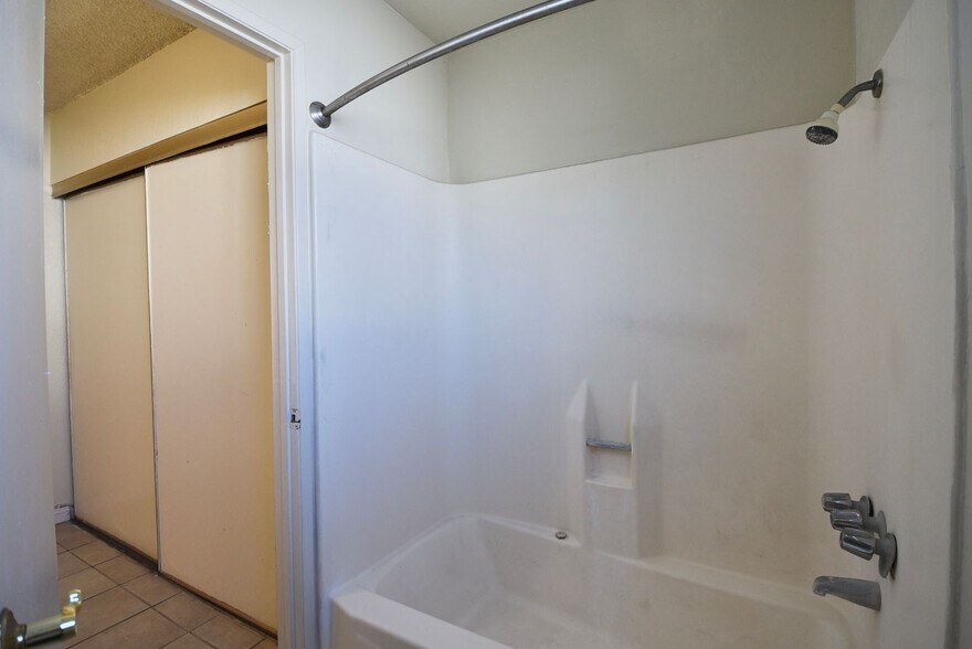Building Photo - 4930 Whitsett Ave