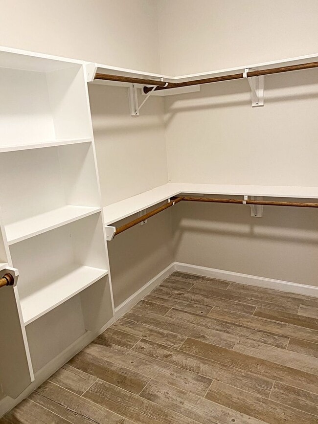 Building Photo - 380 Bower Rd