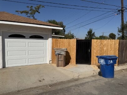 Building Photo - Move-In Special! DUPLEX, 3-Bedroom Home with Large Fenced Yard