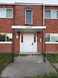 Building Photo - 3600 Cushing Dr