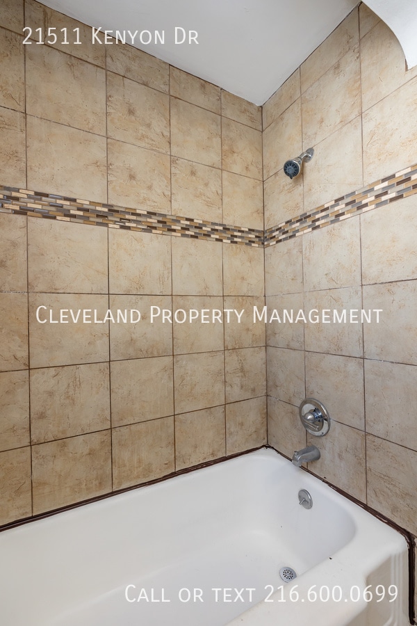 Building Photo - 21511 Kenyon Dr
