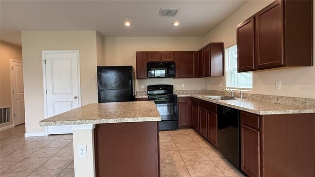 Building Photo - 1481 Haines Dr